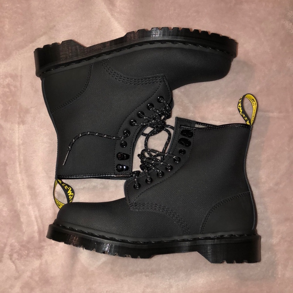 Dr. Martens snow boots (unisex)